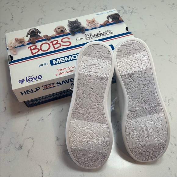 New BOBS D’vine Instant Delight Memory Foam White Sneakers - Size 9.5 - Picture 4 of 9